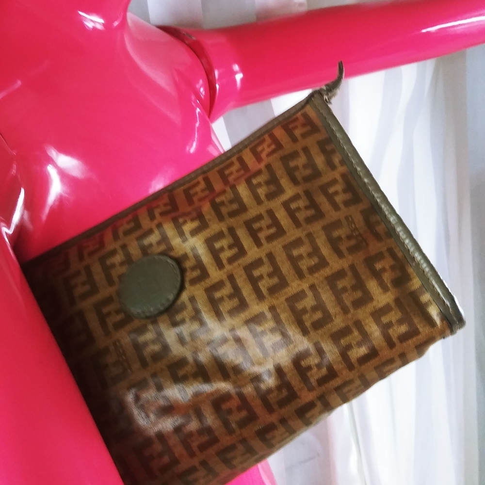 ❗SALE❗ CLUTCH-CROSSBODY FENDI ZUCCA  🔼 - Picture 4 of 16